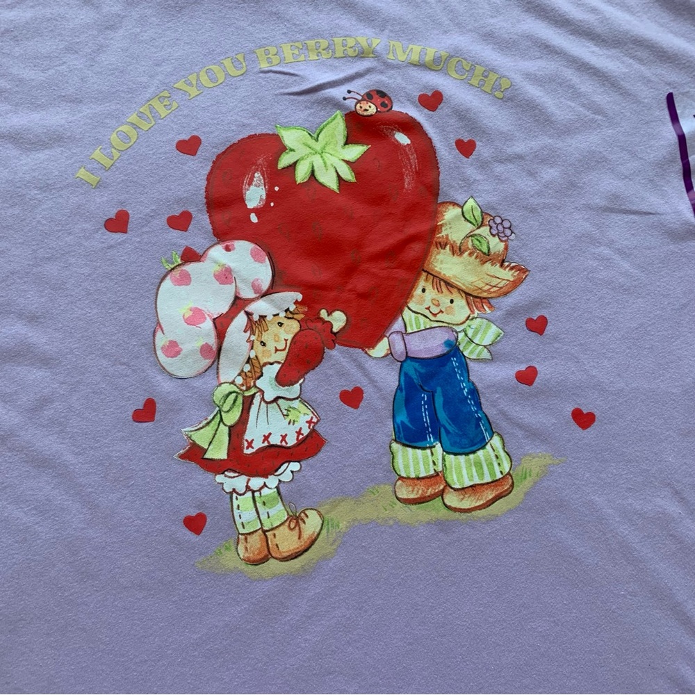 Strawberry Shortcake Cropped Tee Shirt XL Love You Berry Much Hearts NWT - Picture 2 of 6